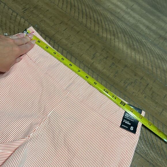 NWT New York and Company pull on striped shorts size small - Picture 6 of 7